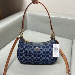 New Coach Teri Shoulder Bag In Signature Denim